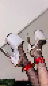 Im stuck pls help me master happy new years my babies have a little