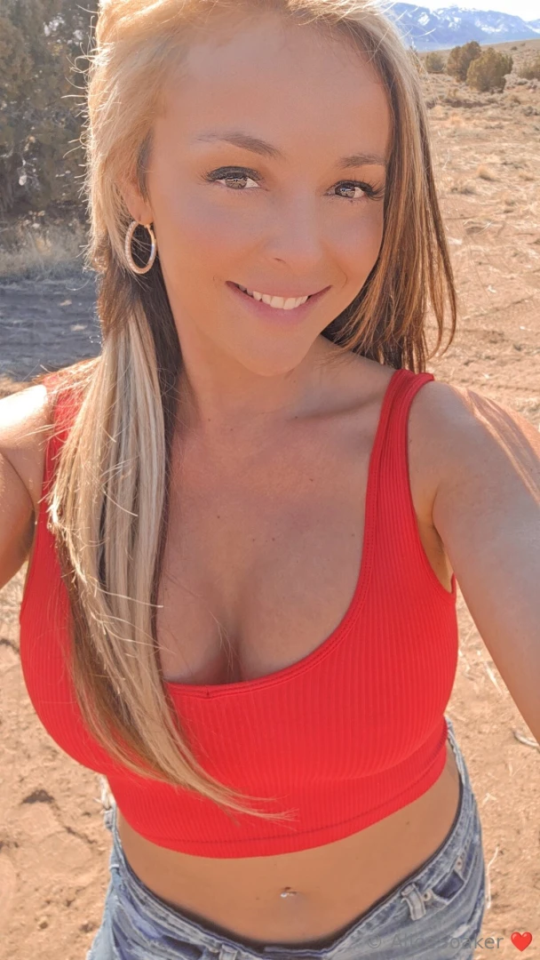 Let s play a game it s called try not to stare at my pictures for more 