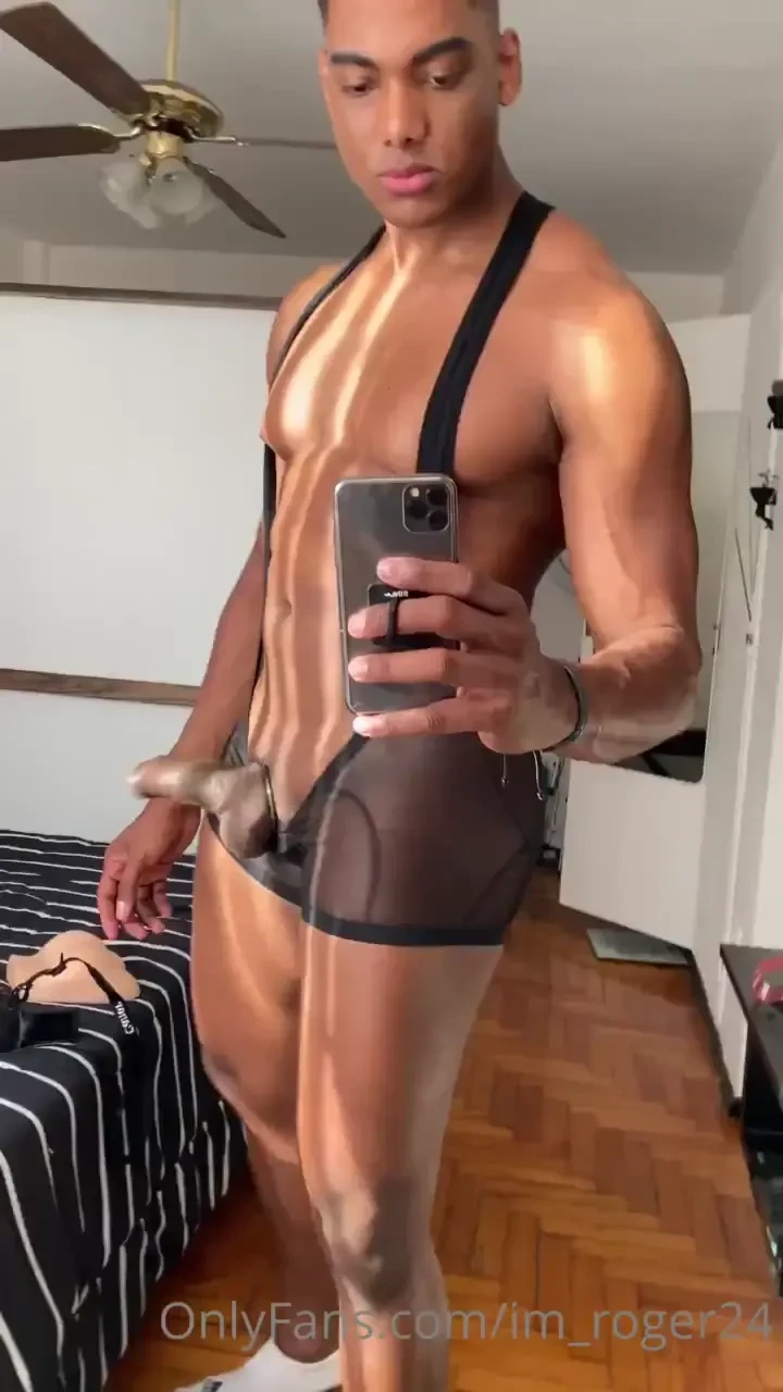 Anyone want to come suck my big dick 