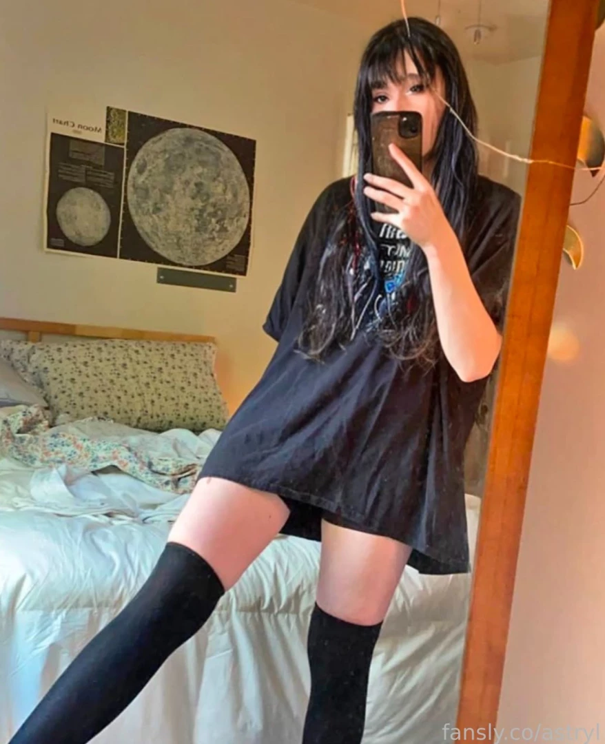 Getting ready for more photos and cosplay sets soon i promise 3 