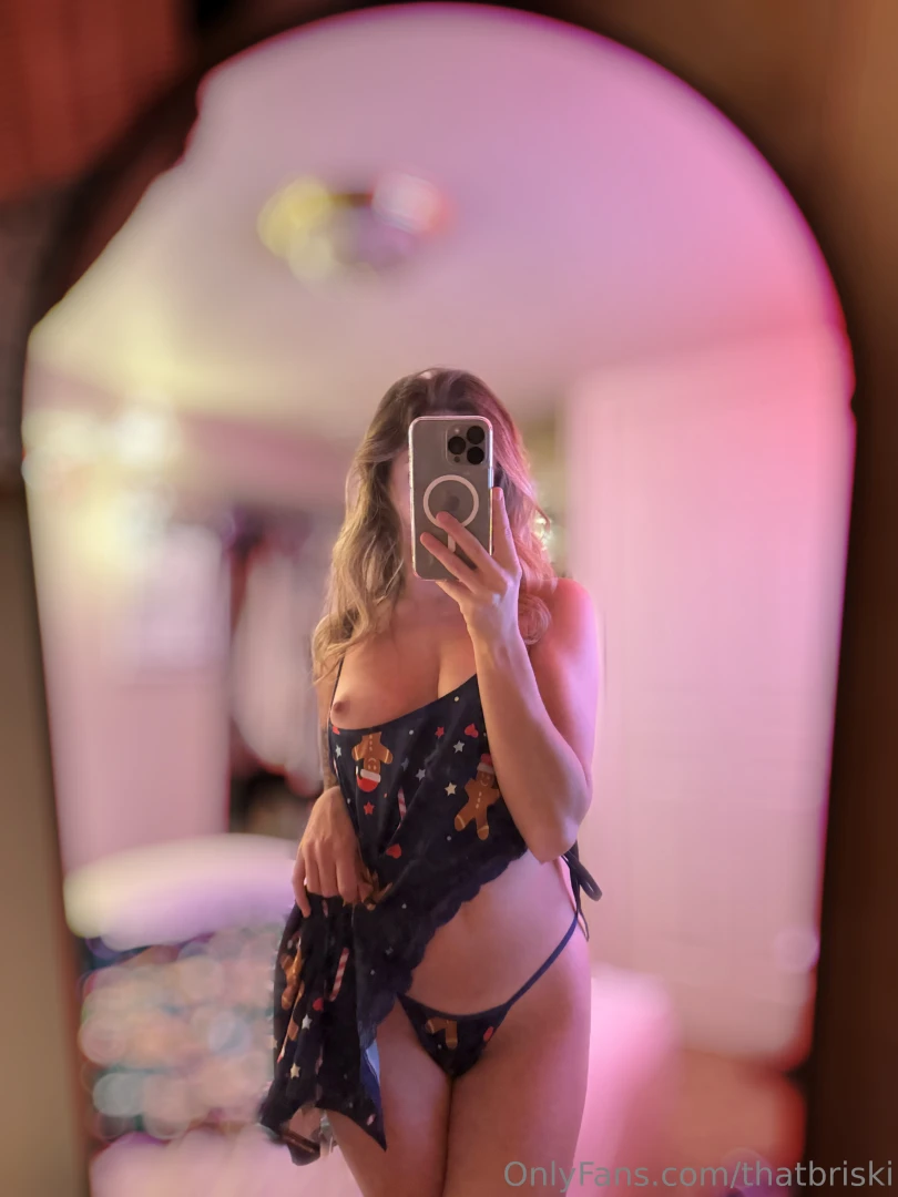 Would you let me bake your gingerbread cookies if i wore this 