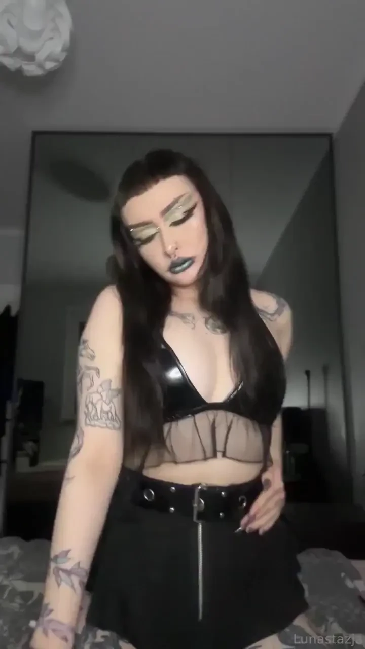 Today is international women day so remember to spoil me 