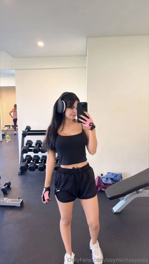 Buenos dias tomen muchas awuita y vayan al gym 