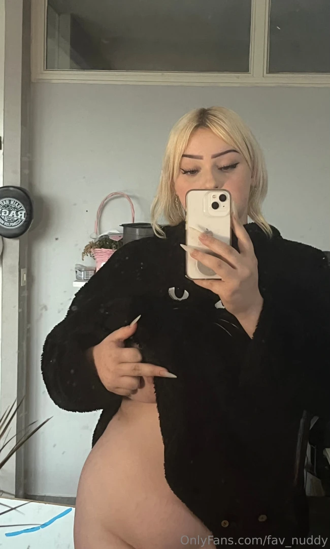 You like my new kitty hoodie 