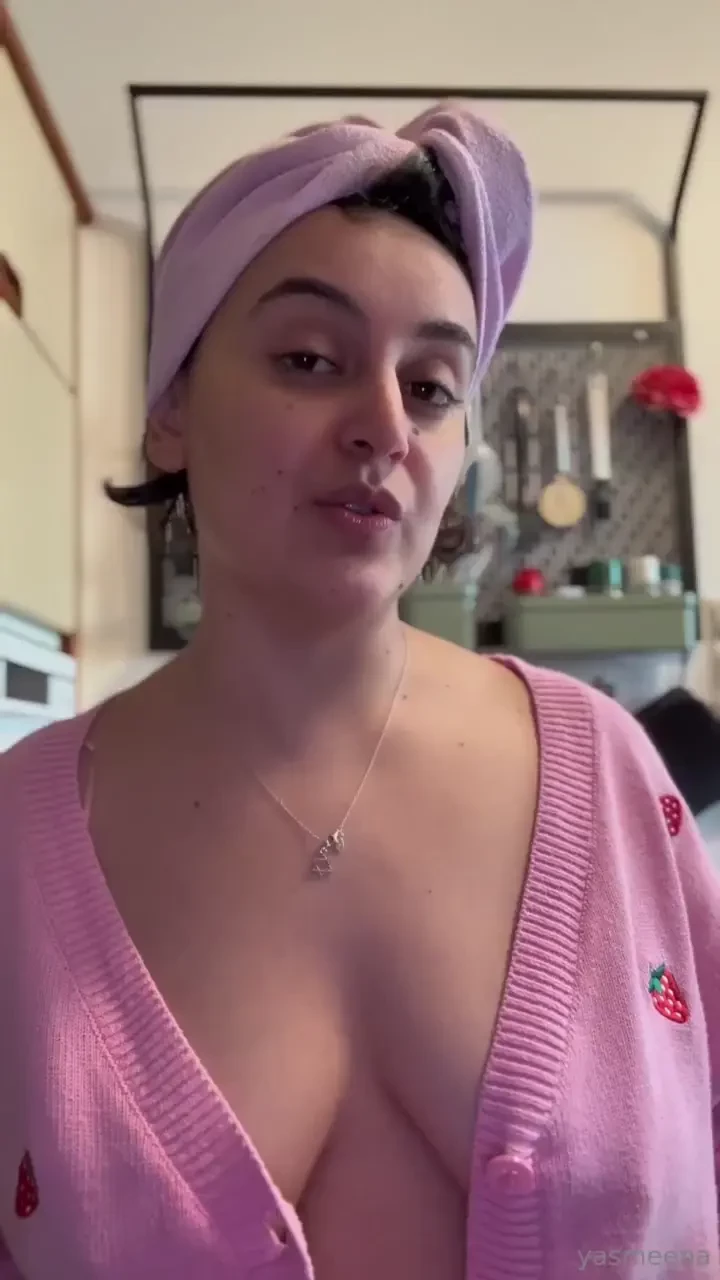 Hello beautiful people today i had a relaxing late shower and then 