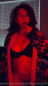 Friday night vibes smoke with me dm me