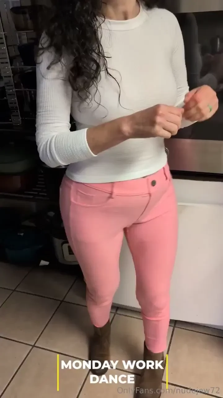 Happy monday i m off to work to spread cheer and erections 