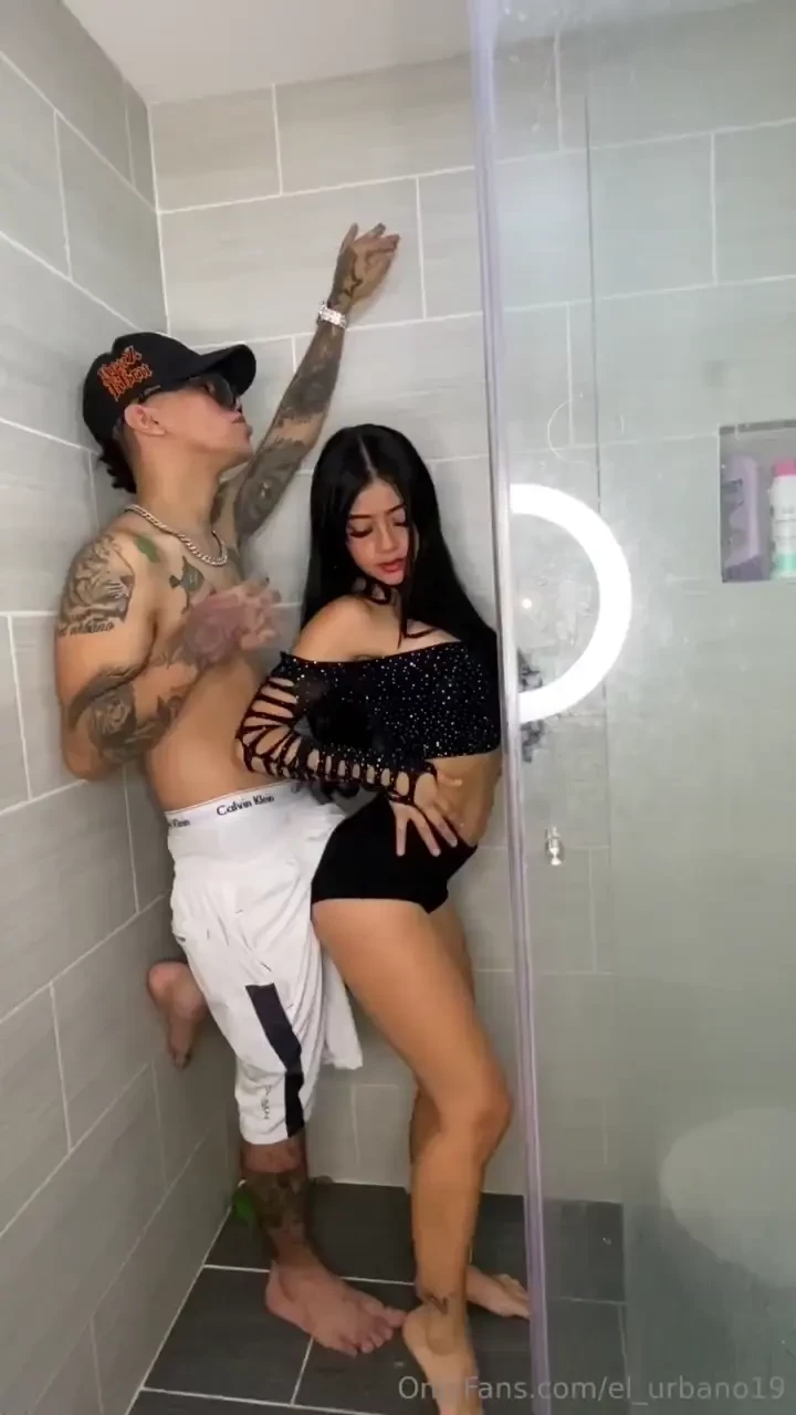 Lo hicimos en la ducha part 1 