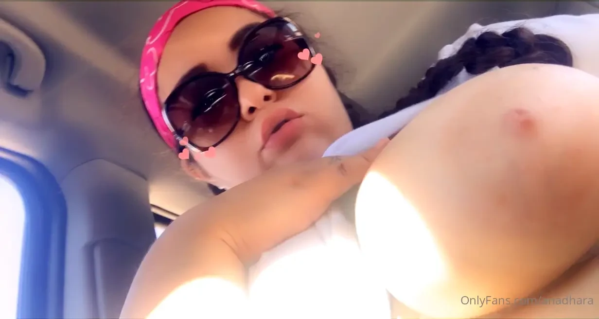 When works slow i pull my titties out for some sunshine 