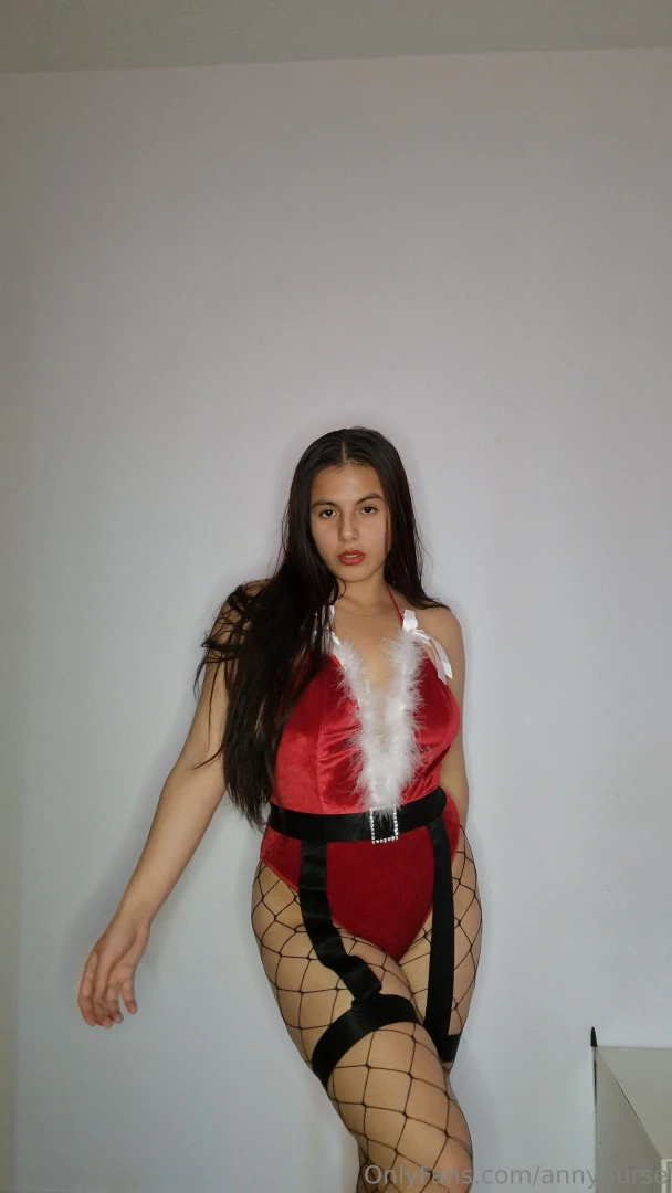 Happy holidays for everyone what do u think about this outfit part 1 