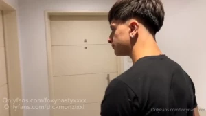 Llego una hermosa visita inesperada cuando estaba sola en casa