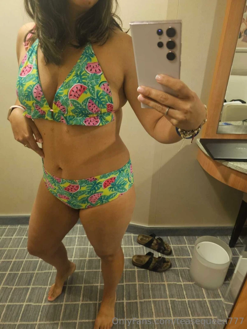 Wanna see my bikini and some more 