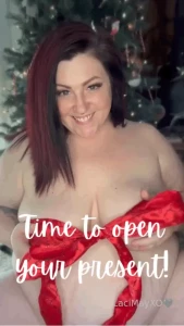 Merry christmas i hope you like your presents thicc wet and ready to