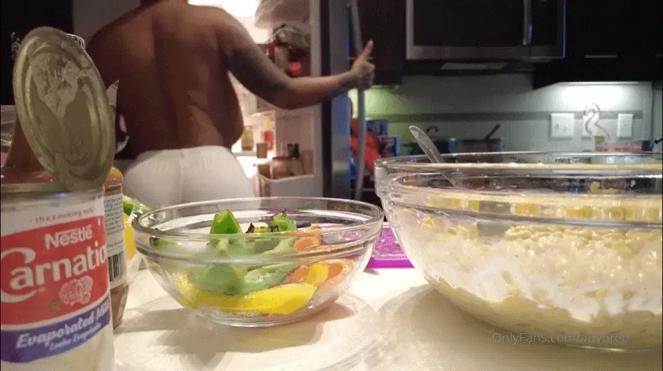 My ass cooking yesterday with my tits out 16 23 min 7 