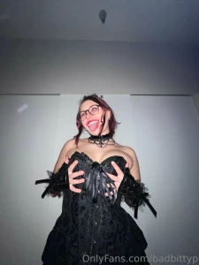 Can u guess what i was for halloween i ll give you a hint i do a lot part 1