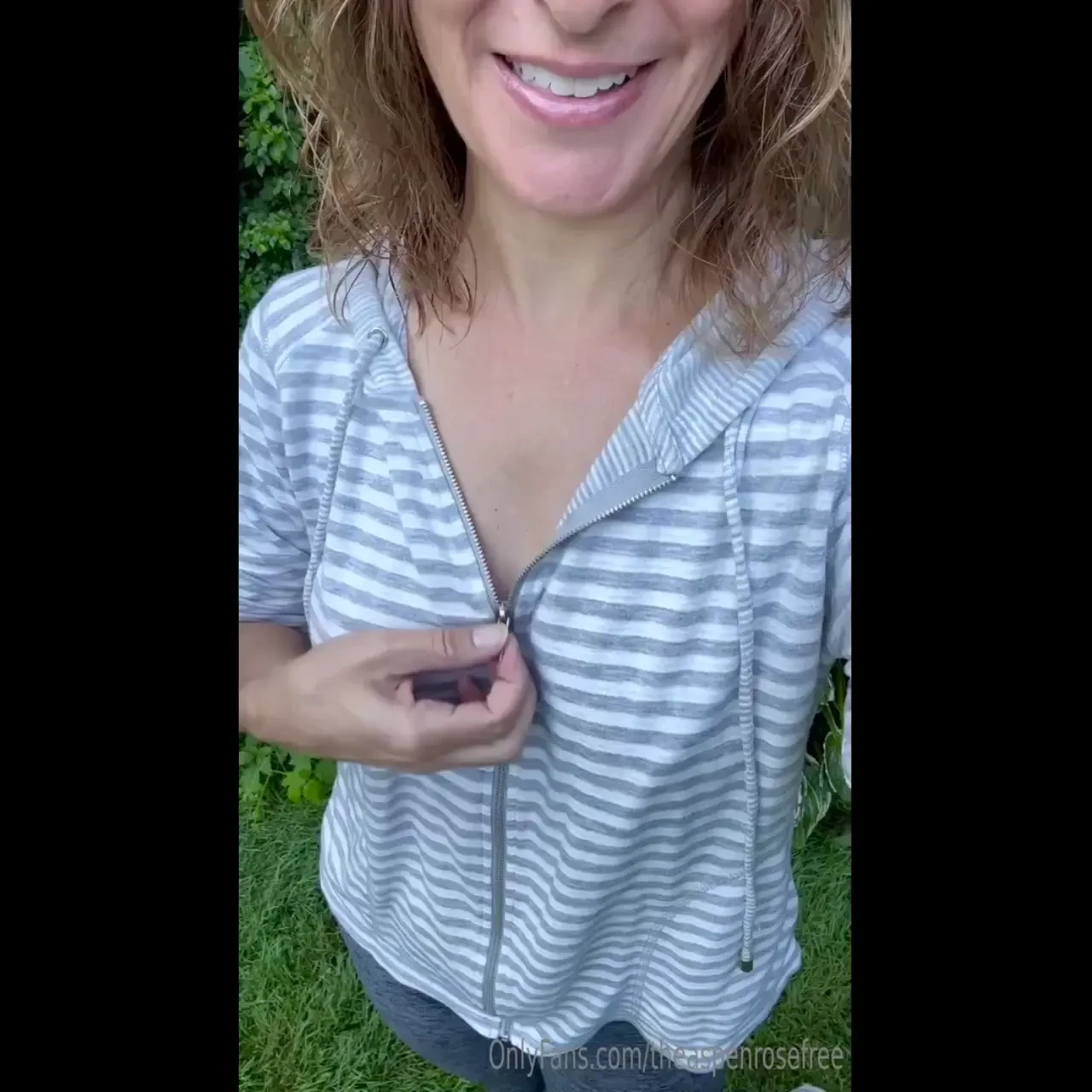 Oh yes i can be quite a tease cum over to my vip page to watch me pull 