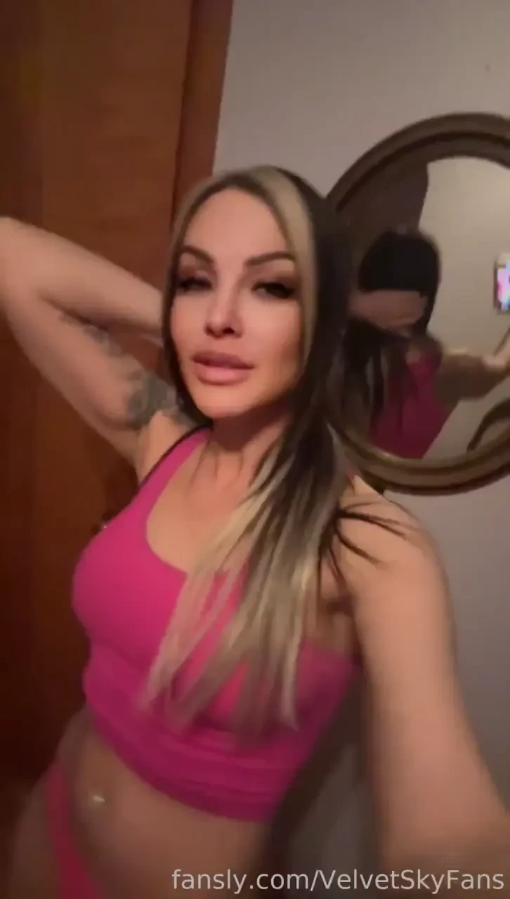 Little late night titty action for your viewing pleasure 