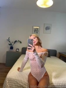 Mirror selfie part 100