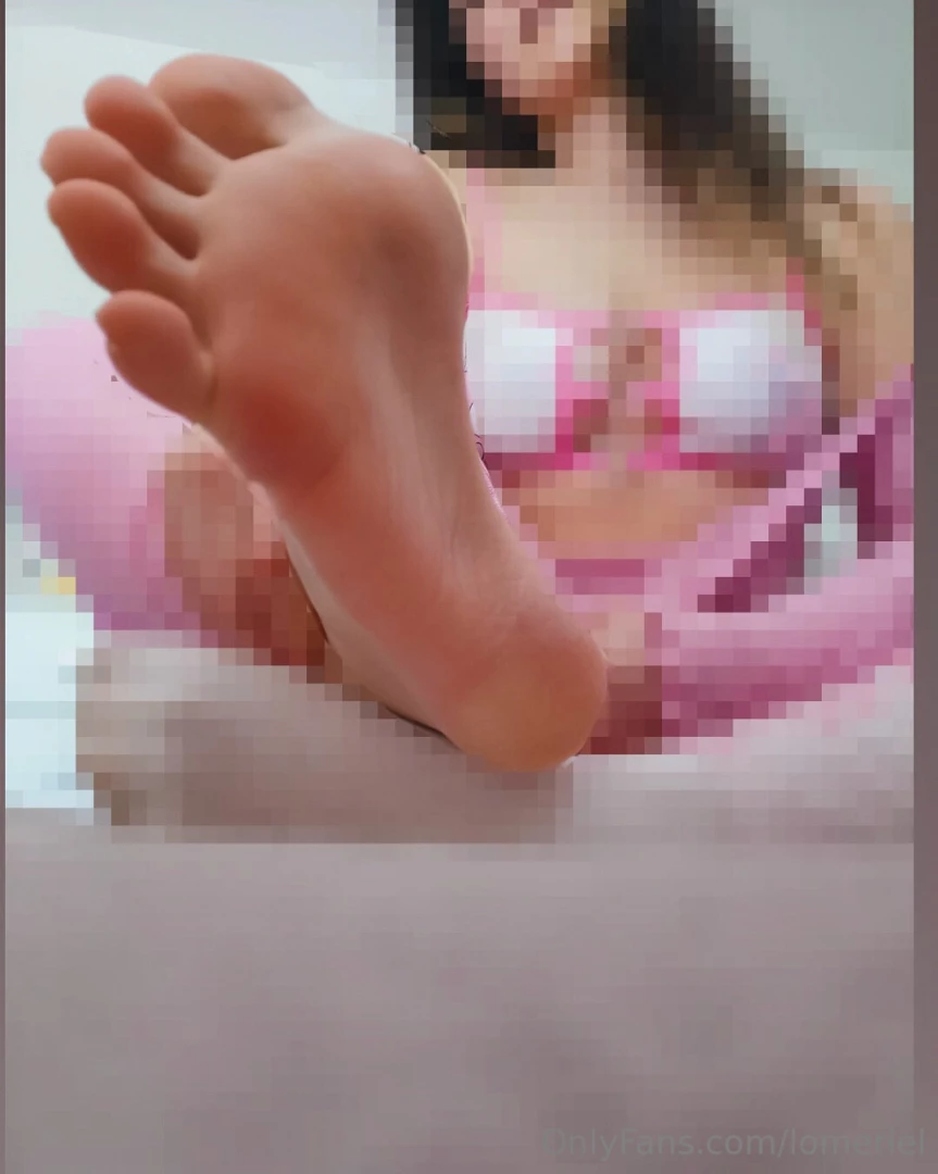 Look at how pink and cute they are without pixels 