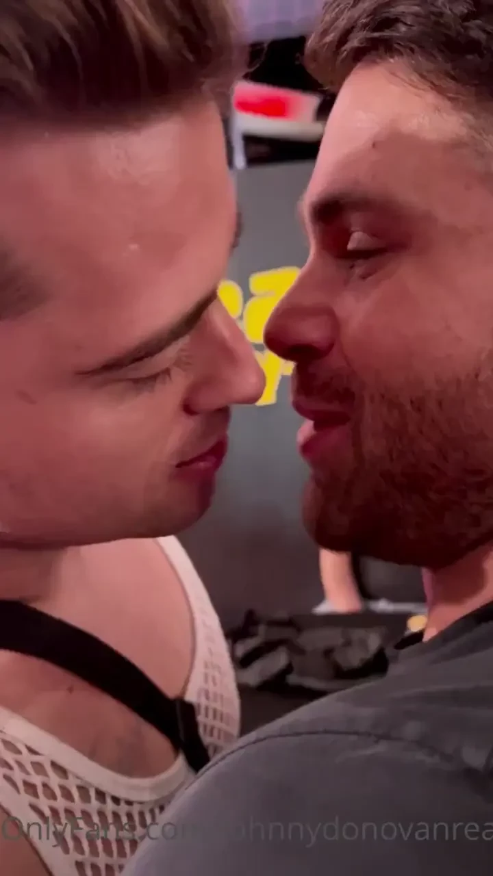 This was my first introduction to beaubutlerxxx at last year s porn 