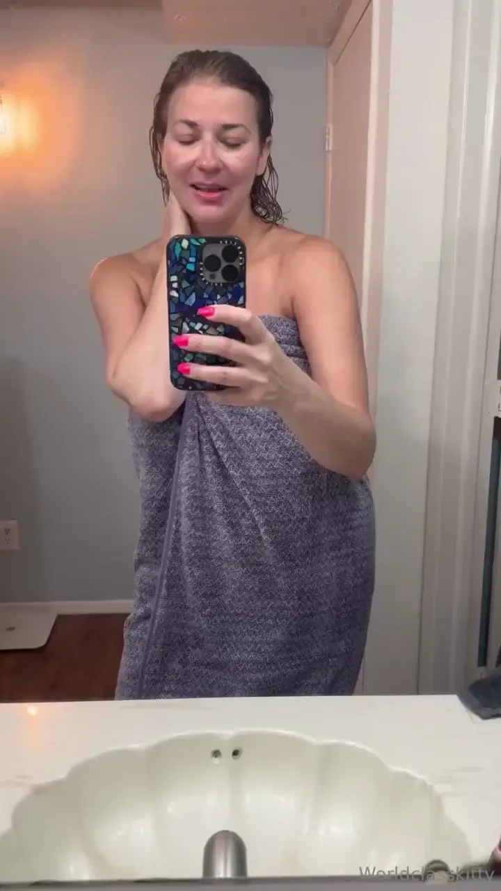 Feeling fresh as a daisy after my hot steamy shower 