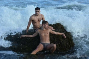 Need another photo shoot with pukashelldude