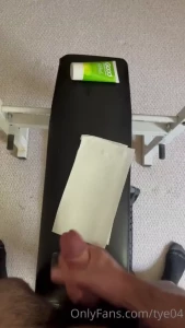 Got bored so i decided to play with my toy