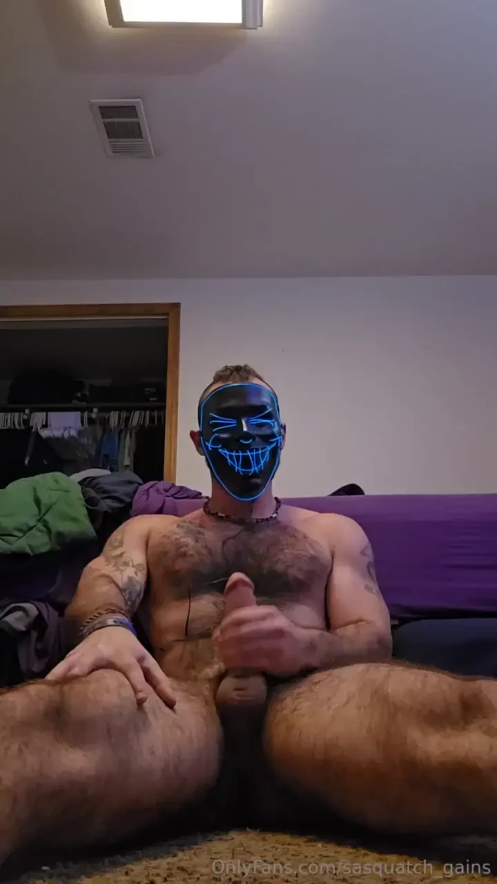 It s halloween 1st so you know what that means that i can hide behind 