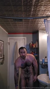 Just some casual pit stuff and flexing