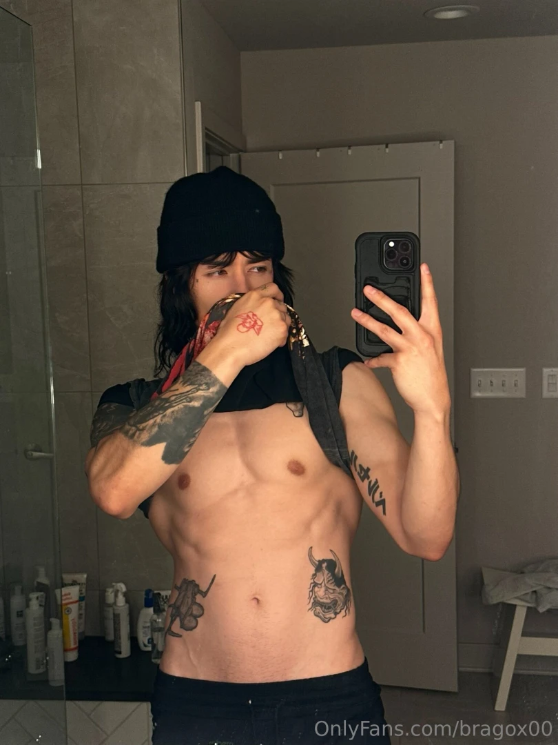 Bored amp hornyyy what are you going to do about it 