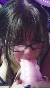 Clothed video of me sucking my tentacle off you wish it was you huh