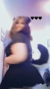 Gooood morning needed to show everyone how pretty of a puppy i am