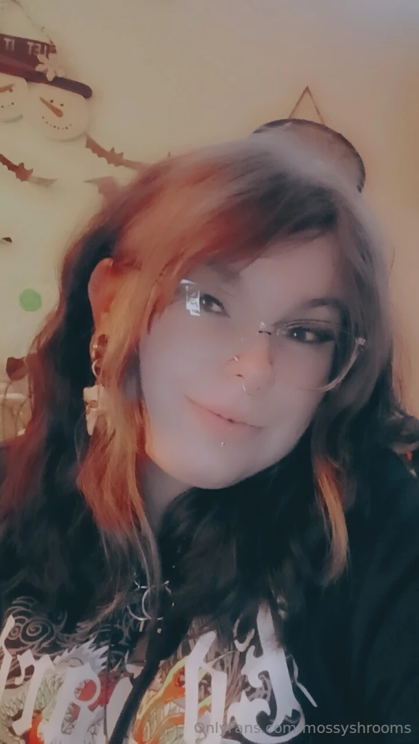 Wanna show everyone the mini photoshot i took with my new glasses aren part 5 