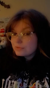 Wanna show everyone the mini photoshot i took with my new glasses aren part 4