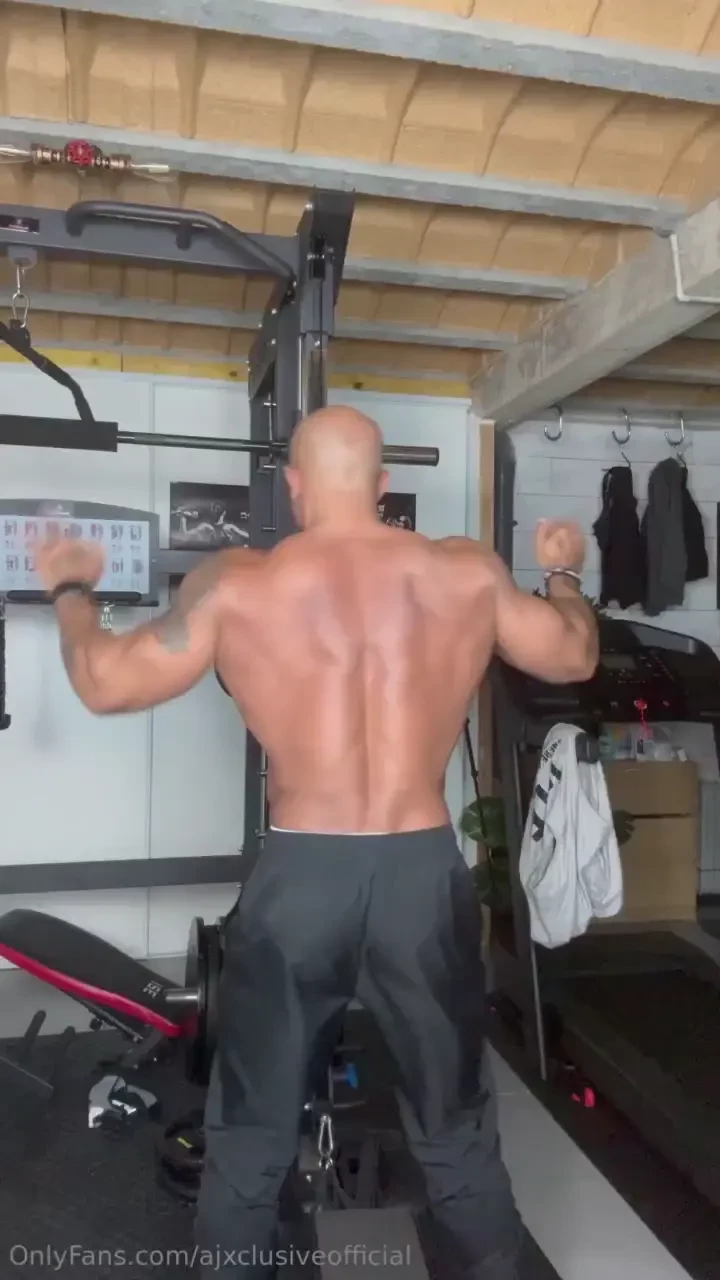 Full back workout session keep your body and mind in good health 