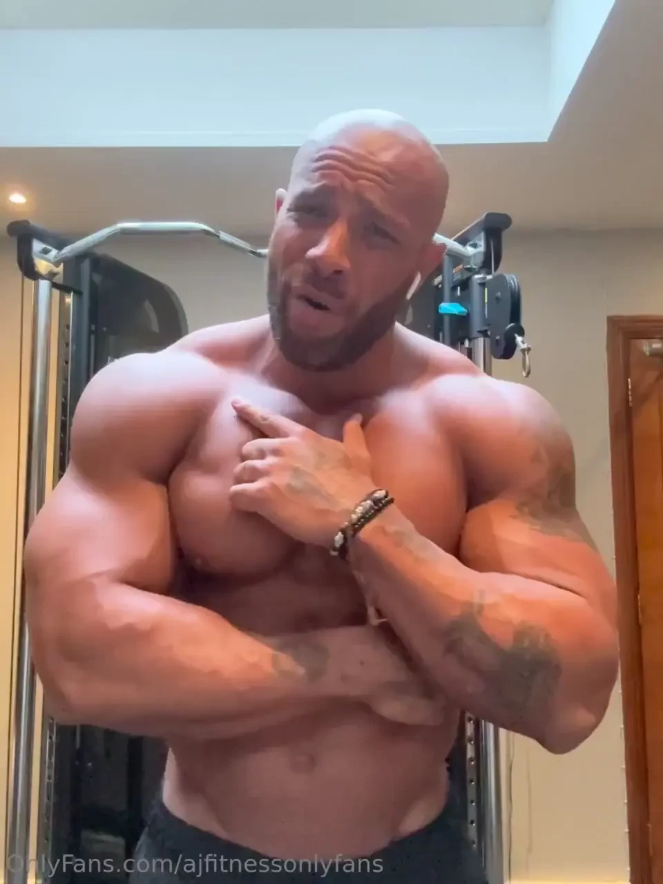 Just couldn t help having a gig to this song mario - let me love you 