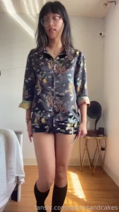 Hi babe did you have a good day at work please lay back and let me