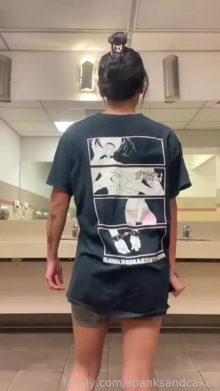 Look at my cute shirt asian fitgirl petite bootyshorts booty butt 