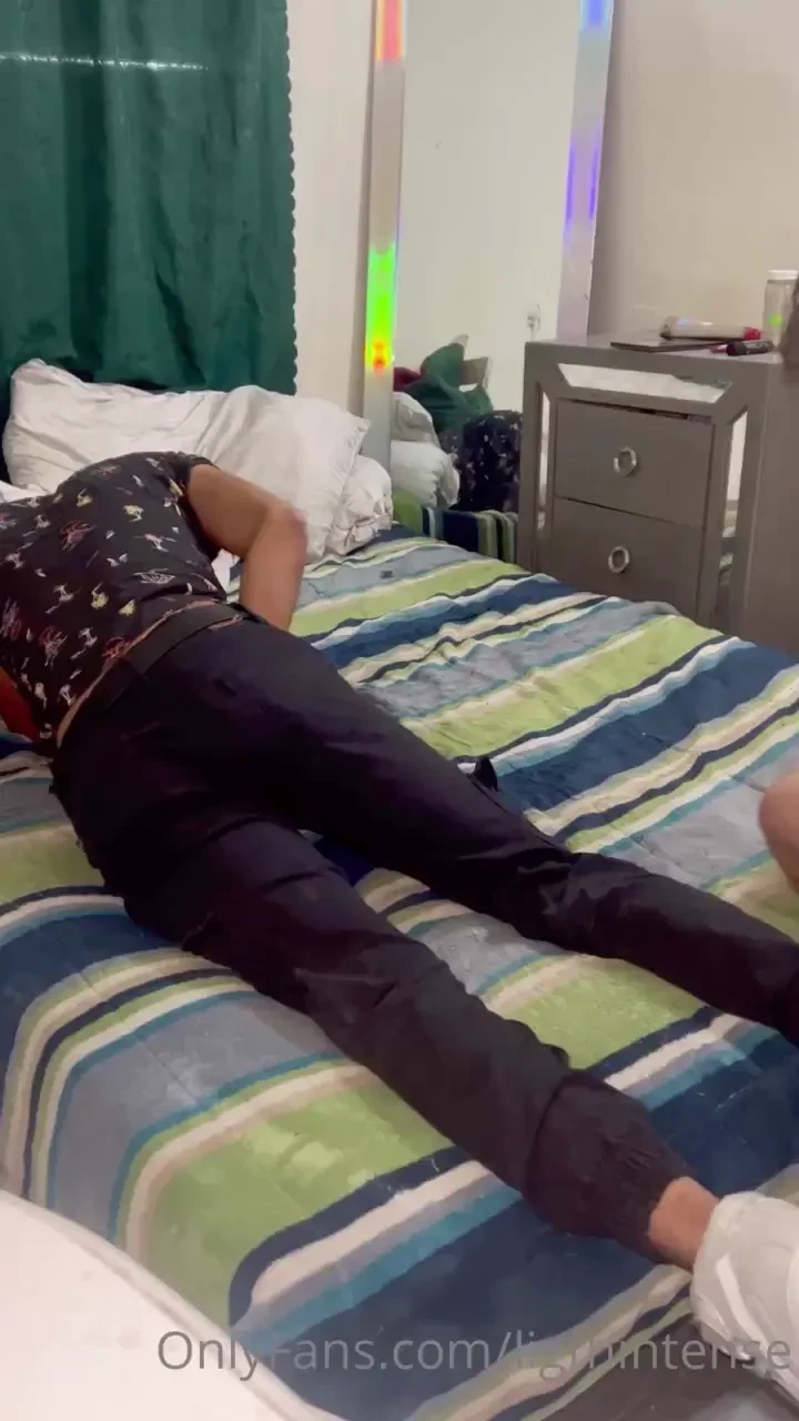 Este chico me da las nalgas con tal de que me lo coja igual que a los 