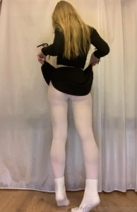 Did i get smth on my tights can you check it for me