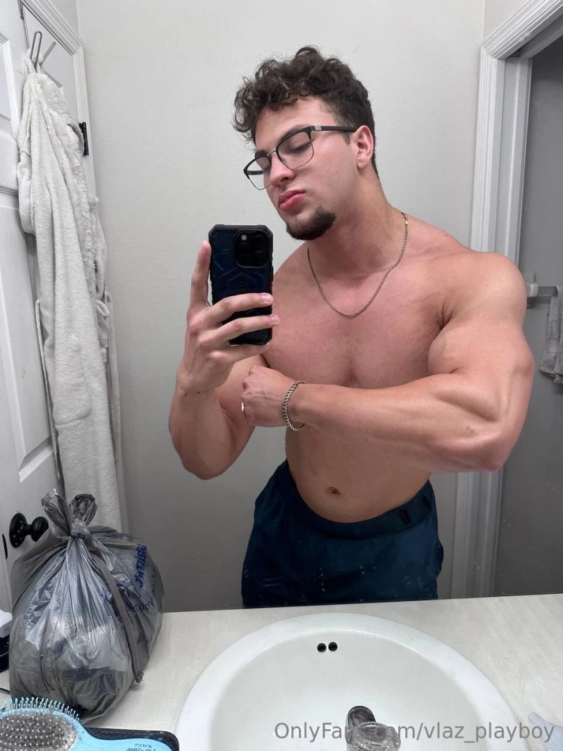 Finally rafael_unleashed is showing off his 18 year old cock make sure 