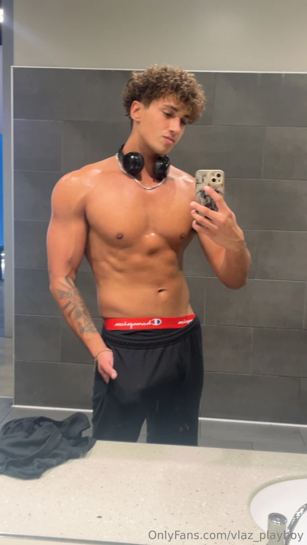 Wanna have fun at the gym with me 