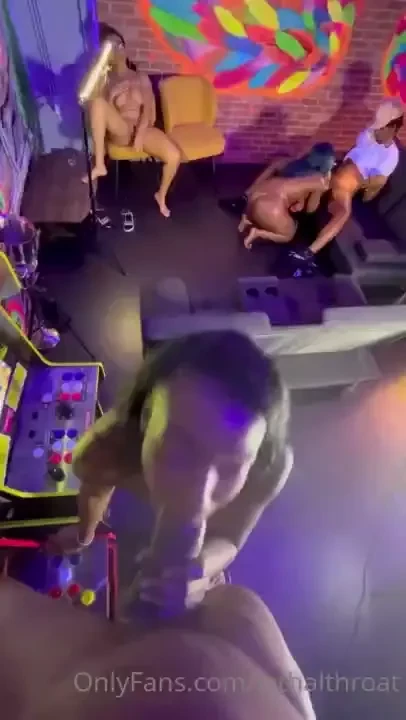 You ever just suck dick in front of your friends ft vickyhyuga 