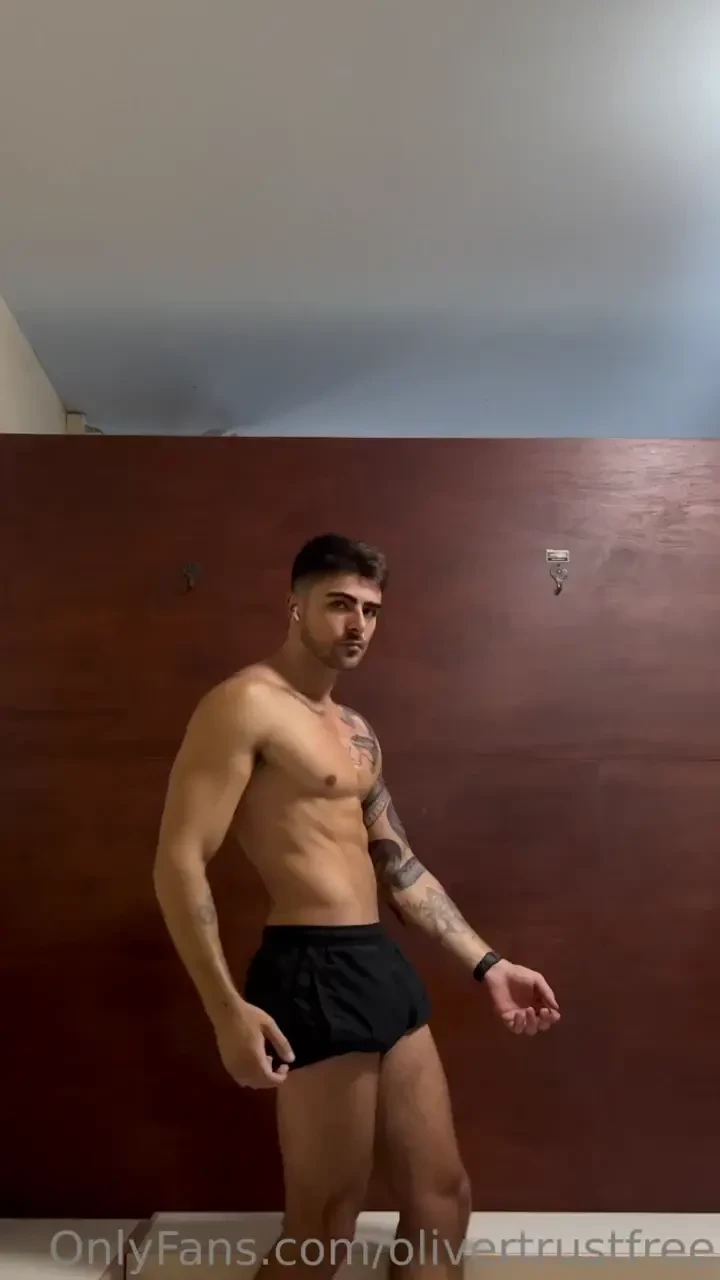 Nothing better than starting the day stretching - flexing 