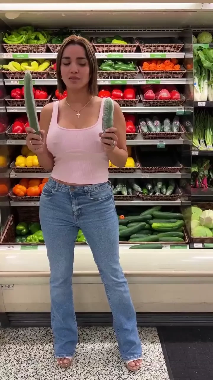 Good morning baby which one are you if your a real fan show me buenos 