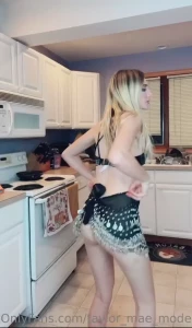 Tiktok trend what would u do if i showed up at your door like this