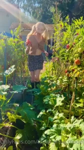 Send me to the garden to get a tomato i ll come back with one with a