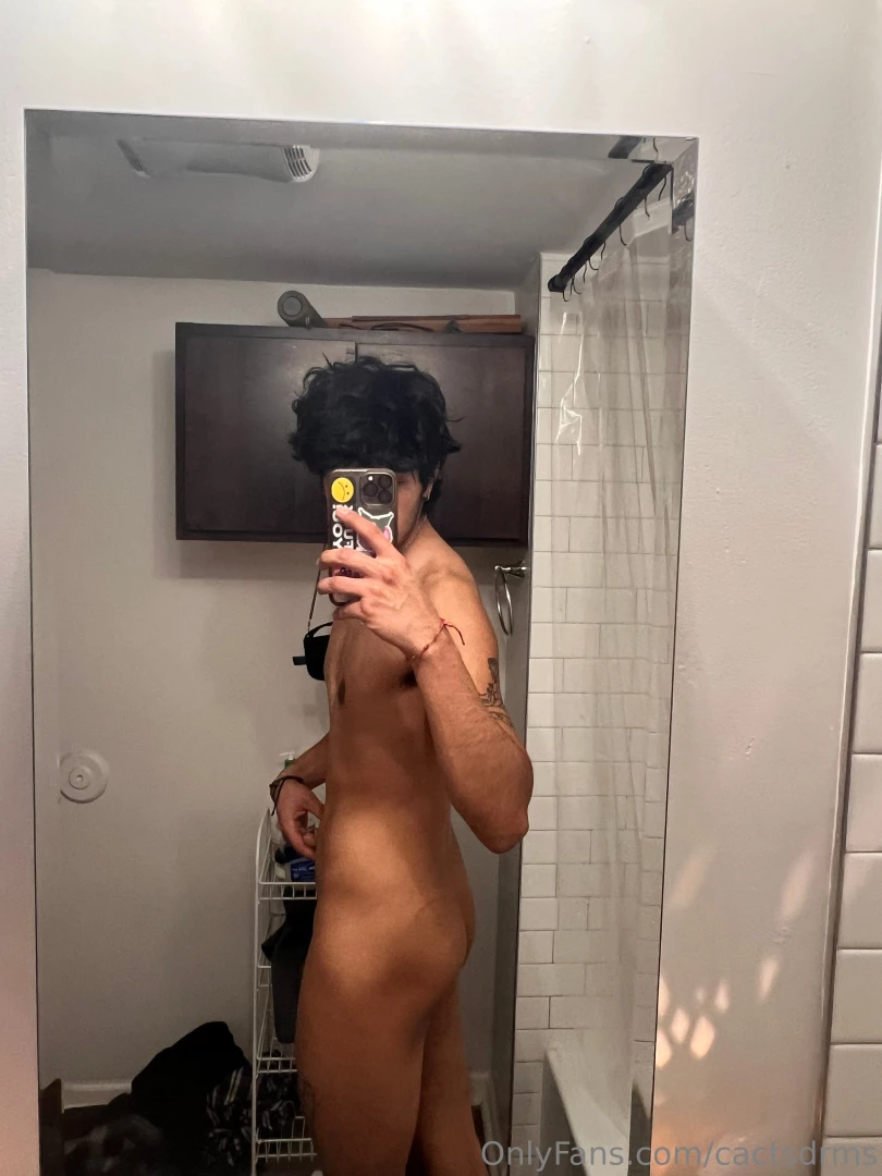 Who wanna hop in the shower with me 