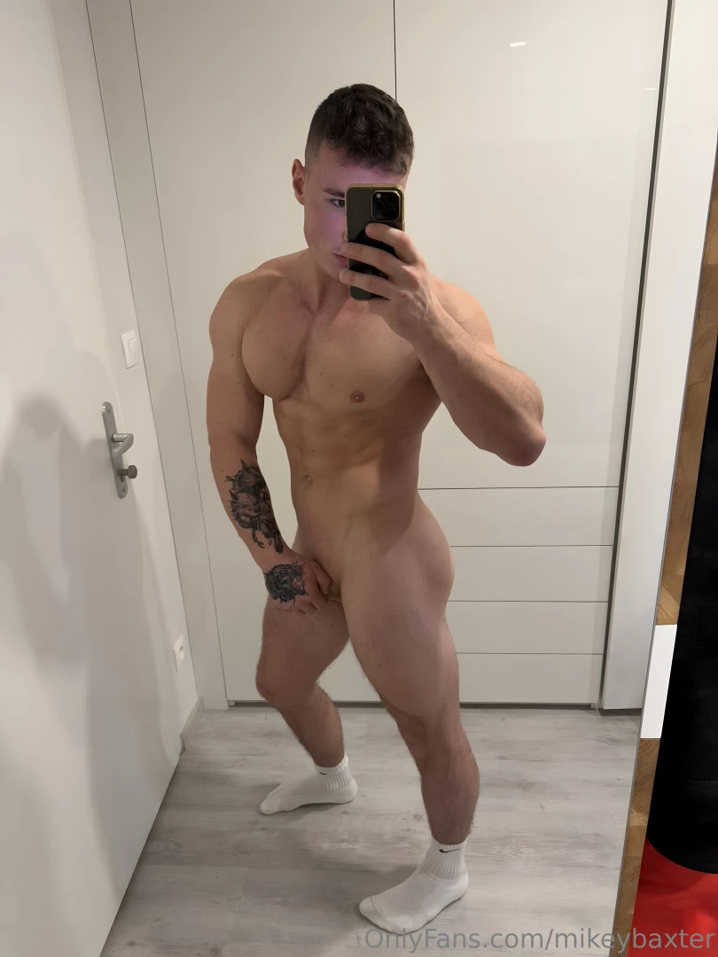 Feeling sexy and free who wants to play 