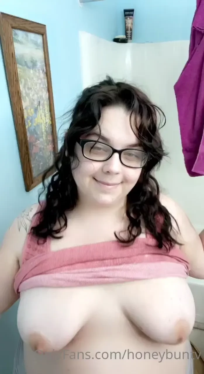 Some jiggles to brighten your day 